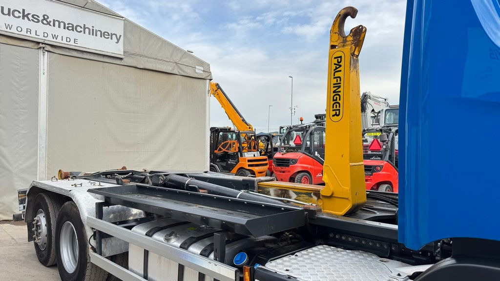 Scania P 360 6x2 palfinger abroll tipper - steering axle - Containerwagen/ Wechselfahrgestell LKW: das Bild 4 Scania P 360 6x2 palfinger abroll tipper - steering axle - Containerwagen/ Wechselfahrgestell LKW: das Bild 4