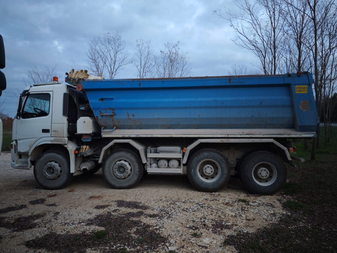 Volvo FM 480 8x4 mulda tipper - euro 3 - hydraulic back side - Kipper: das Bild 5 Volvo FM 480 8x4 mulda tipper - euro 3 - hydraulic back side - Kipper: das Bild 5
