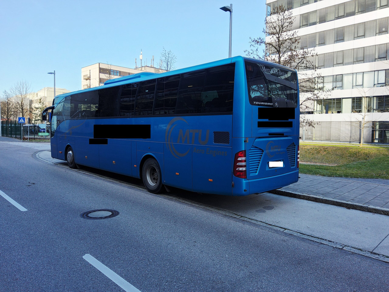 Mercedes Benz Tourismo 15 RHD 56 Sitze / kein WC / großer Kofferraum - Reisebus: das Bild 3 Mercedes Benz Tourismo 15 RHD 56 Sitze / kein WC / großer Kofferraum - Reisebus: das Bild 3