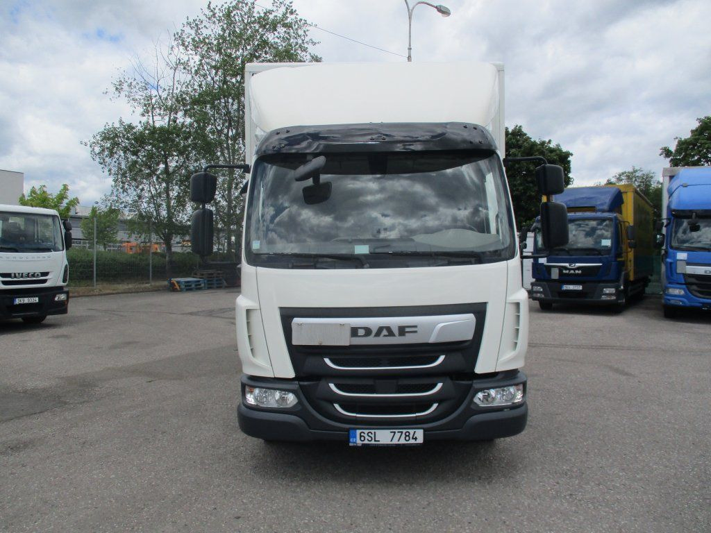 DAF LF 230 Dhollandia 2T - Koffer LKW: das Bild 2 DAF LF 230 Dhollandia 2T - Koffer LKW: das Bild 2