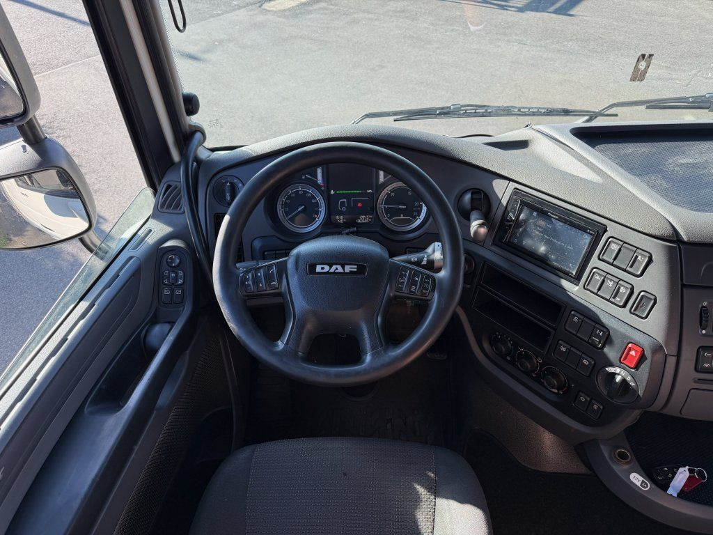Plane LKW DAF XF440 EURO 6 6x2: das Bild 13