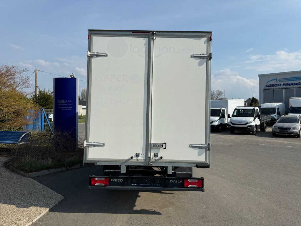 Iveco 35C16 Daily - Koffer Transporter: das Bild 5 Iveco 35C16 Daily - Koffer Transporter: das Bild 5