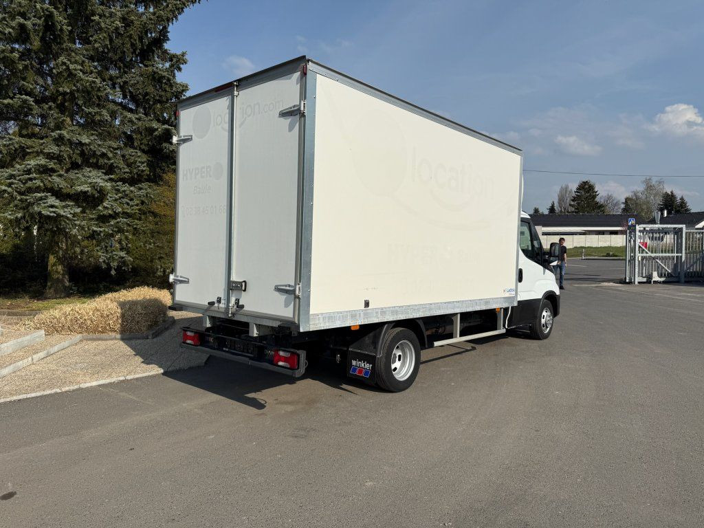 Iveco 35C16 Daily - Koffer Transporter: das Bild 4 Iveco 35C16 Daily - Koffer Transporter: das Bild 4