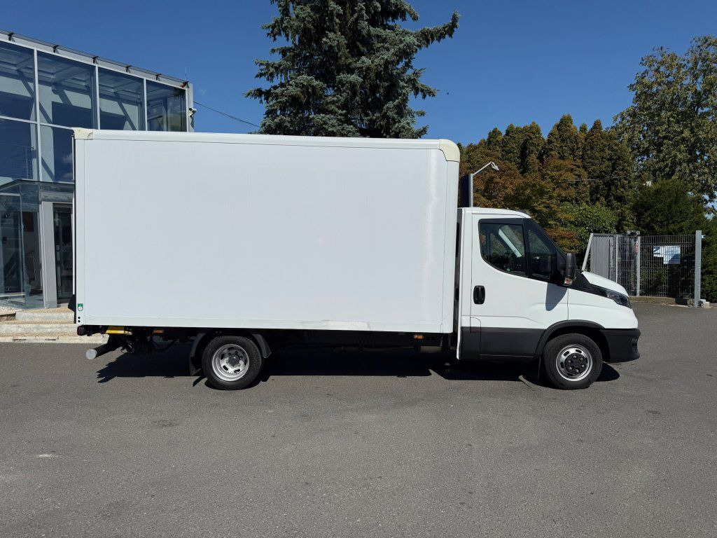 Iveco 35C16 Daily - Koffer Transporter: das Bild 3 Iveco 35C16 Daily - Koffer Transporter: das Bild 3