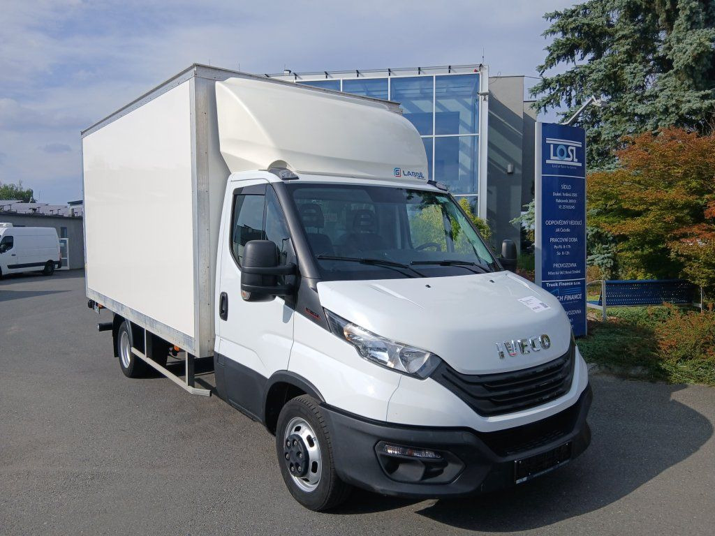 Iveco 35C16 Daily - Koffer Transporter: das Bild 2 Iveco 35C16 Daily - Koffer Transporter: das Bild 2