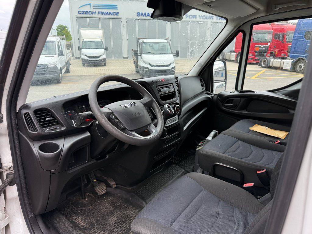 Koffer Transporter Iveco 35S16 Daily UNFAL: das Bild 12