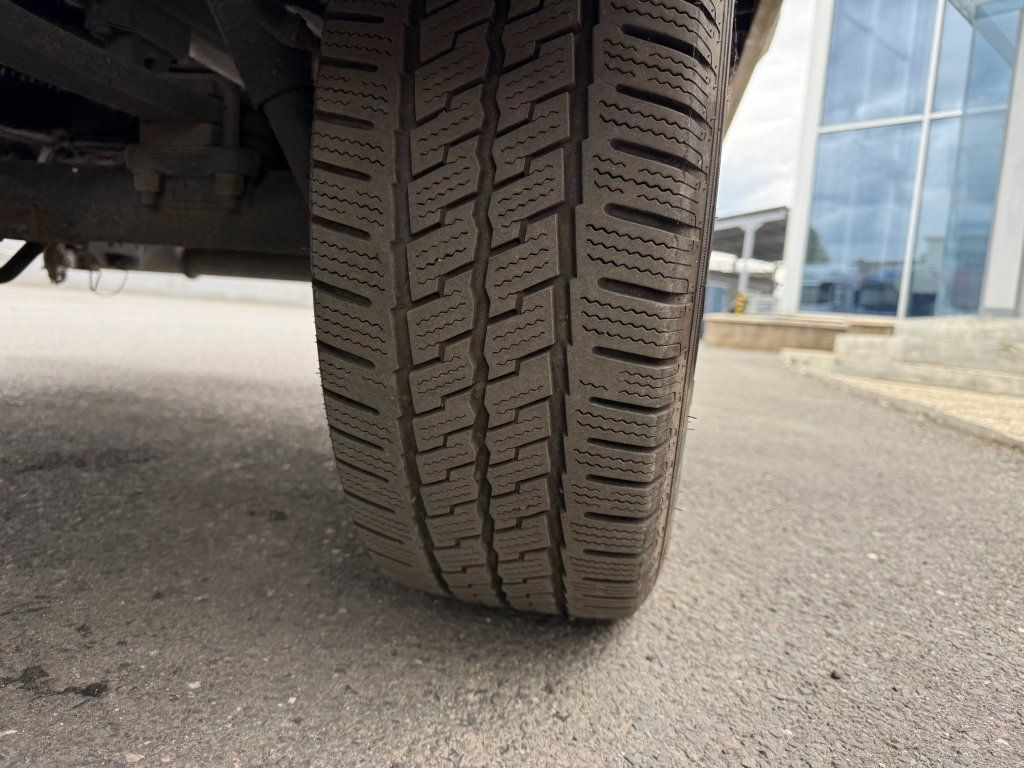 Koffer Transporter Iveco 35S16 Daily UNFAL: das Bild 8