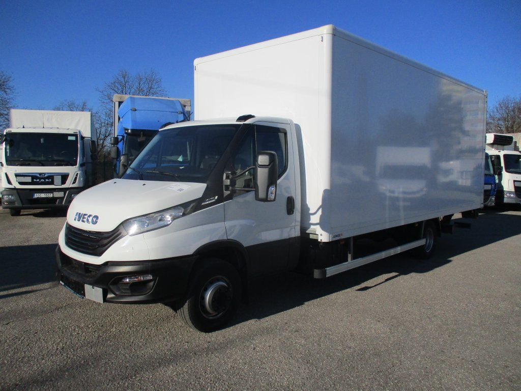 Iveco 70C18 Junge - Koffer Transporter: das Bild 1 Iveco 70C18 Junge - Koffer Transporter: das Bild 1