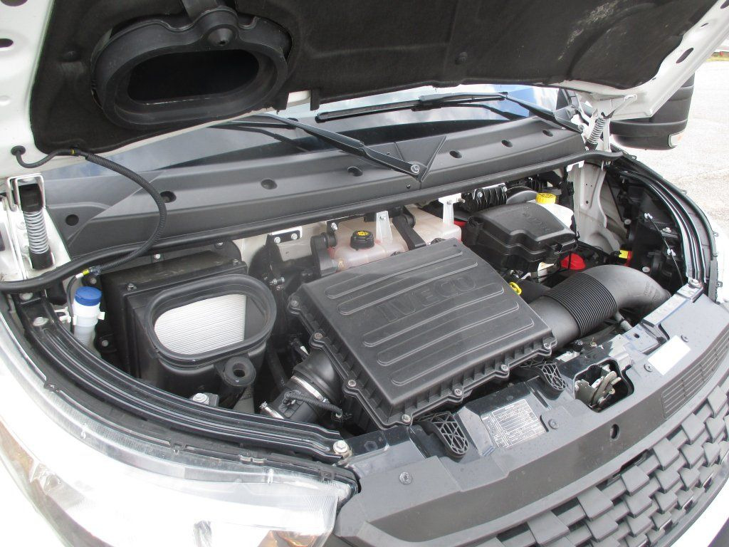 Koffer Transporter Iveco Daily 35C16: das Bild 17