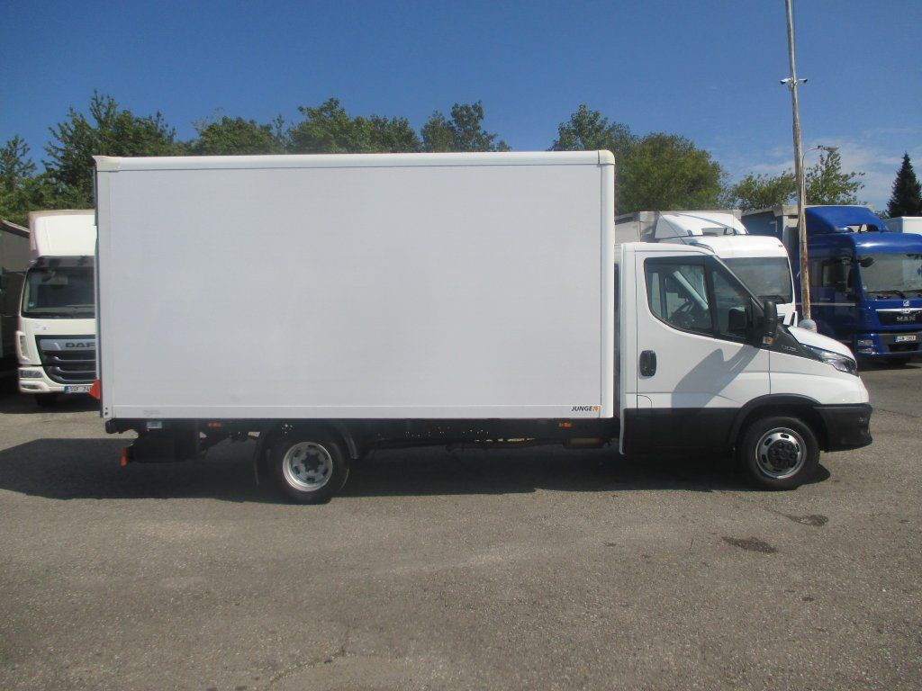 Iveco Daily 35C16 - Koffer Transporter: das Bild 4 Iveco Daily 35C16 - Koffer Transporter: das Bild 4