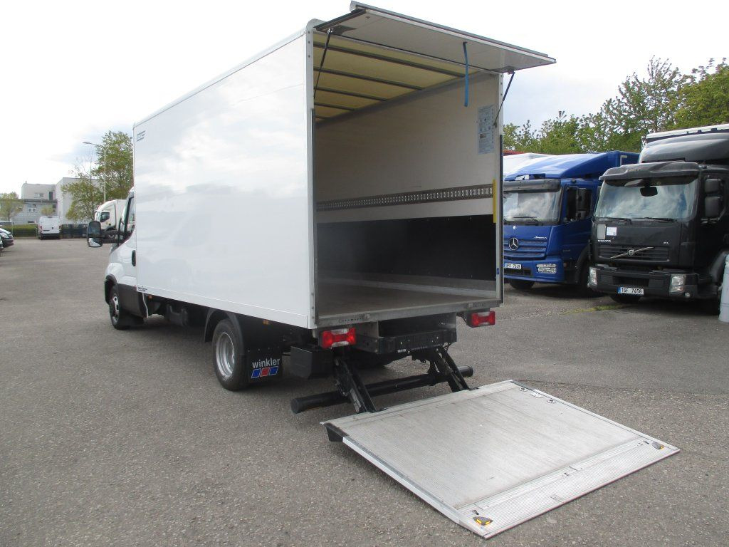 Koffer Transporter Iveco Daily 35C16: das Bild 7