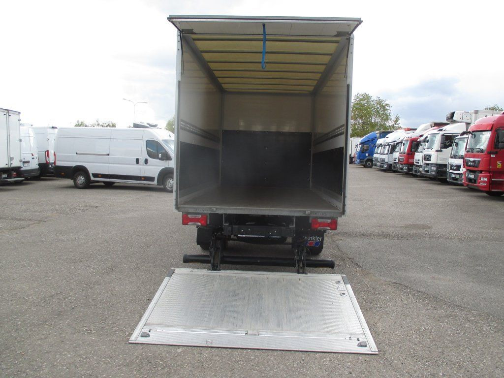 Koffer Transporter Iveco Daily 35C16: das Bild 8