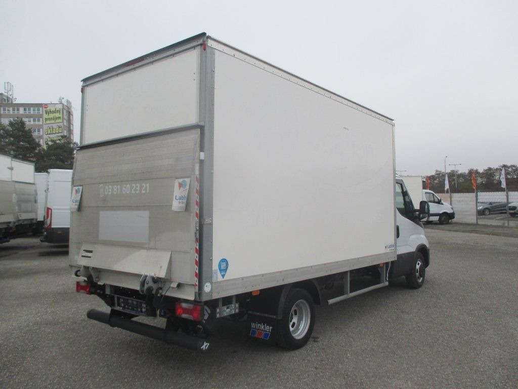 Iveco Daily 35C16 - Koffer Transporter: das Bild 5 Iveco Daily 35C16 - Koffer Transporter: das Bild 5