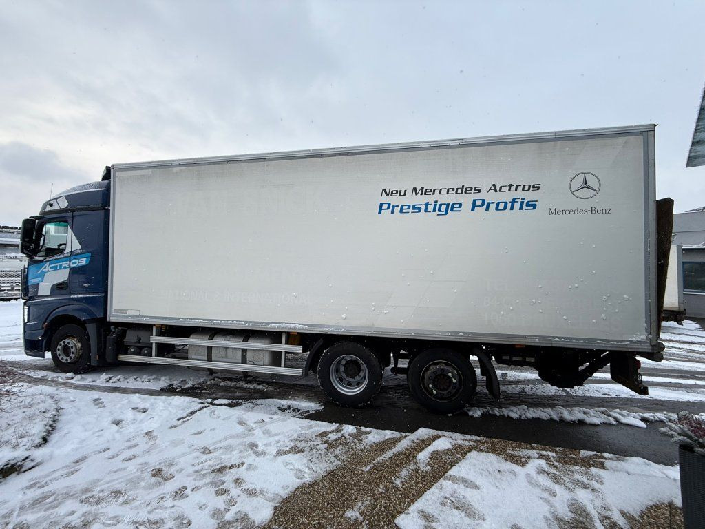 Mercedes-Benz 2542 Actros 6x2 EURO 6 - Kühlkoffer LKW: das Bild 5 Mercedes-Benz 2542 Actros 6x2 EURO 6 - Kühlkoffer LKW: das Bild 5