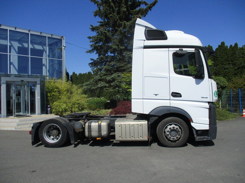 Mercedes-Benz 1845 Actros EURO 6 MEGA/lowdeck - Sattelzugmaschine: das Bild 4 Mercedes-Benz 1845 Actros EURO 6 MEGA/lowdeck - Sattelzugmaschine: das Bild 4