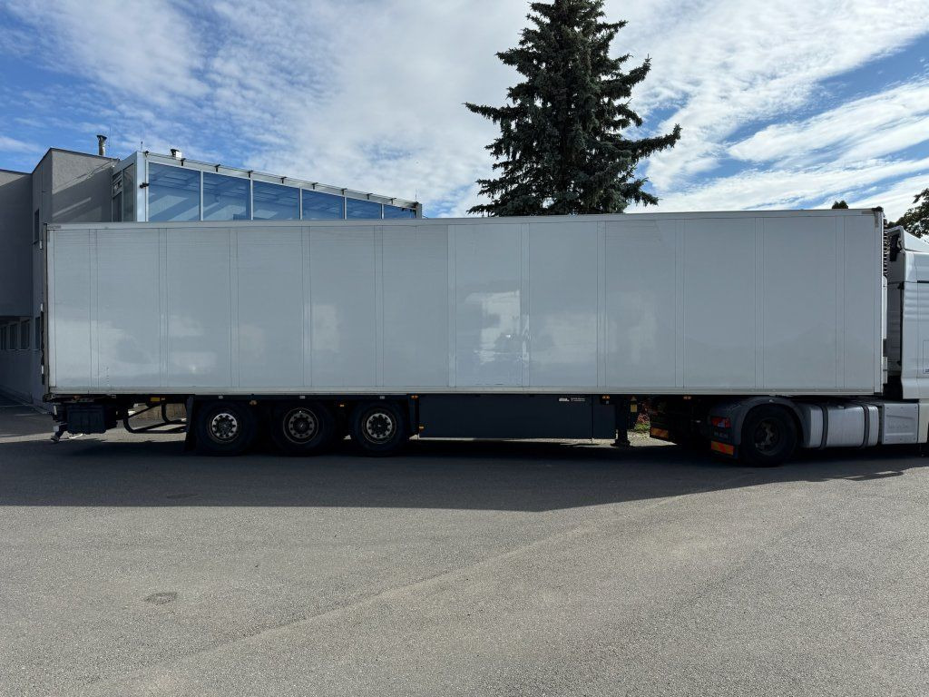Schmitz Cargobull SKO24 Carrier Maxima 1300 Doubledeck - Koffer Auflieger: das Bild 2 Schmitz Cargobull SKO24 Carrier Maxima 1300 Doubledeck - Koffer Auflieger: das Bild 2