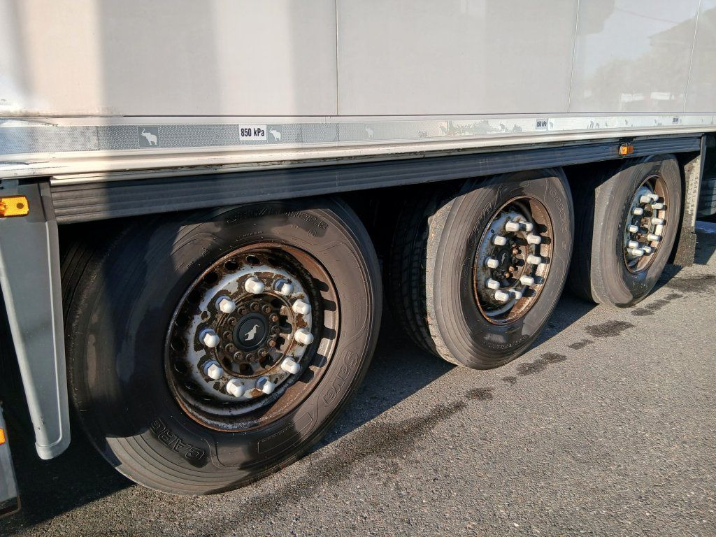 Koffer Auflieger Schmitz Cargobull SKO24 Thermo King SLXe300: das Bild 6