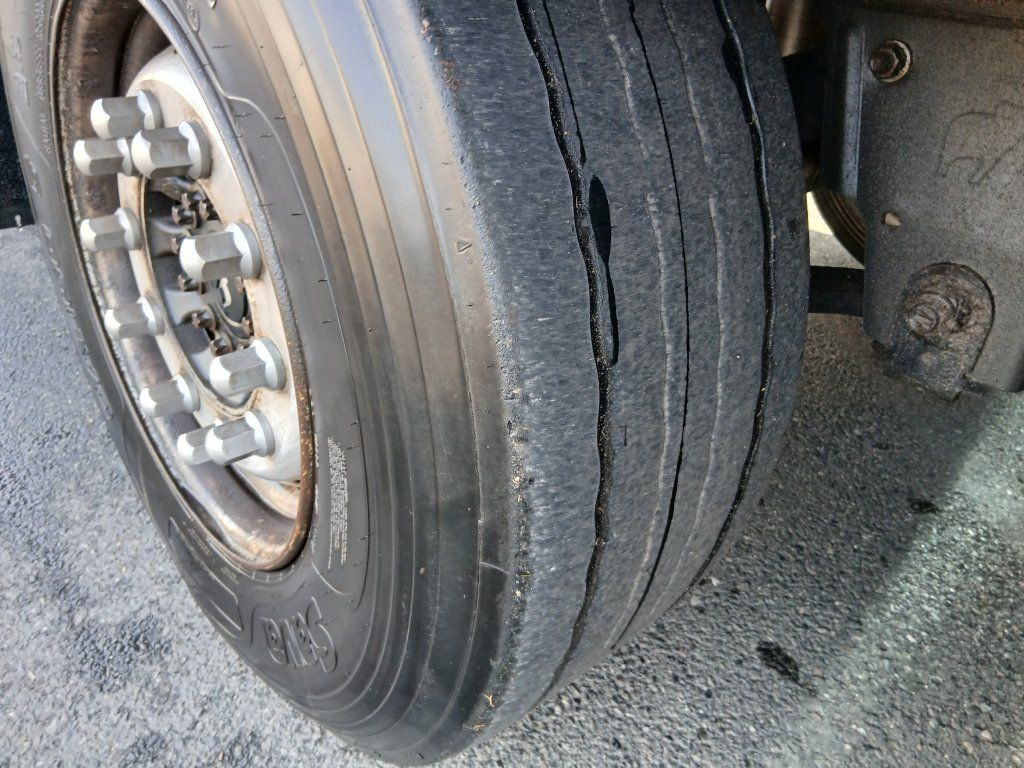 Koffer Auflieger Schmitz Cargobull SKO24 Thermo King SLXe300: das Bild 11