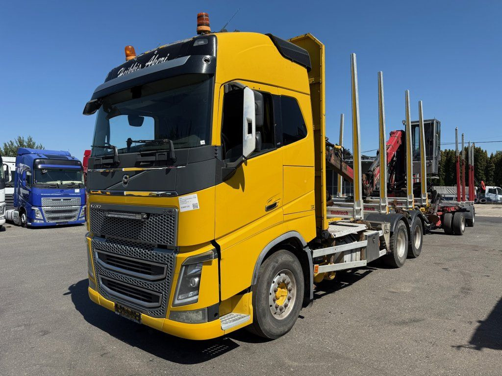 Volvo FH 16 750 6x4 + Fliegl - Holztransporter, Autokran: das Bild 3 Volvo FH 16 750 6x4 + Fliegl - Holztransporter, Autokran: das Bild 3