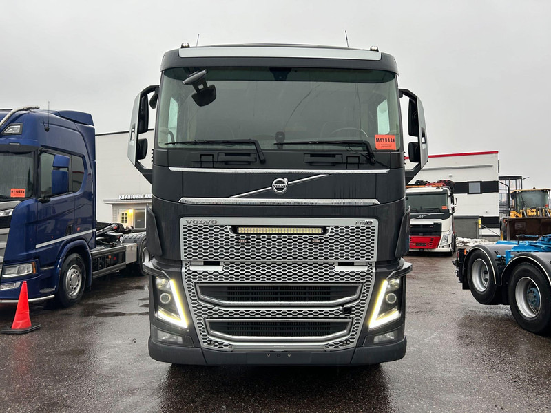 Volvo FH 750 | 10x4 | ALUSTANA | EURO 6 - Fahrgestell LKW: das Bild 2 Volvo FH 750 | 10x4 | ALUSTANA | EURO 6 - Fahrgestell LKW: das Bild 2