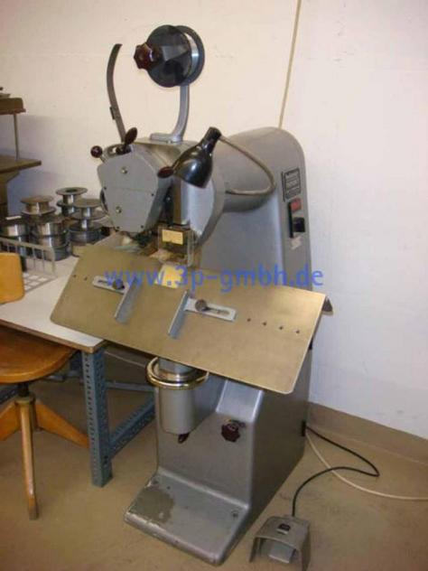 Hohner Favorit wire stapling machine - Druckmaschine: das Bild 1 Hohner Favorit wire stapling machine - Druckmaschine: das Bild 1