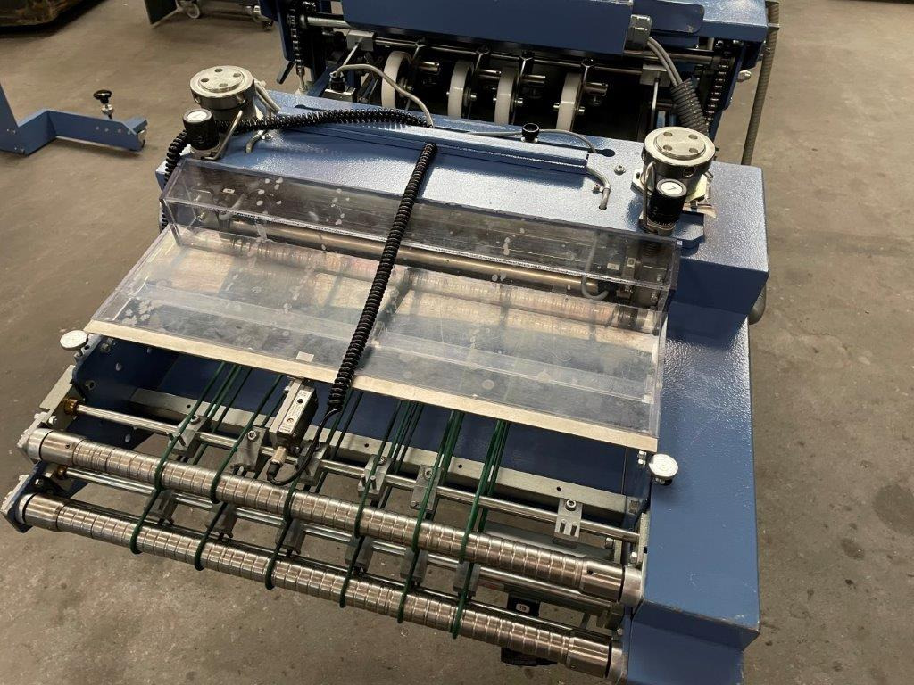 Vertical sheet press delivery MBO SBAP 46 ME - Falzmaschine: das Bild 3 Vertical sheet press delivery MBO SBAP 46 ME - Falzmaschine: das Bild 3