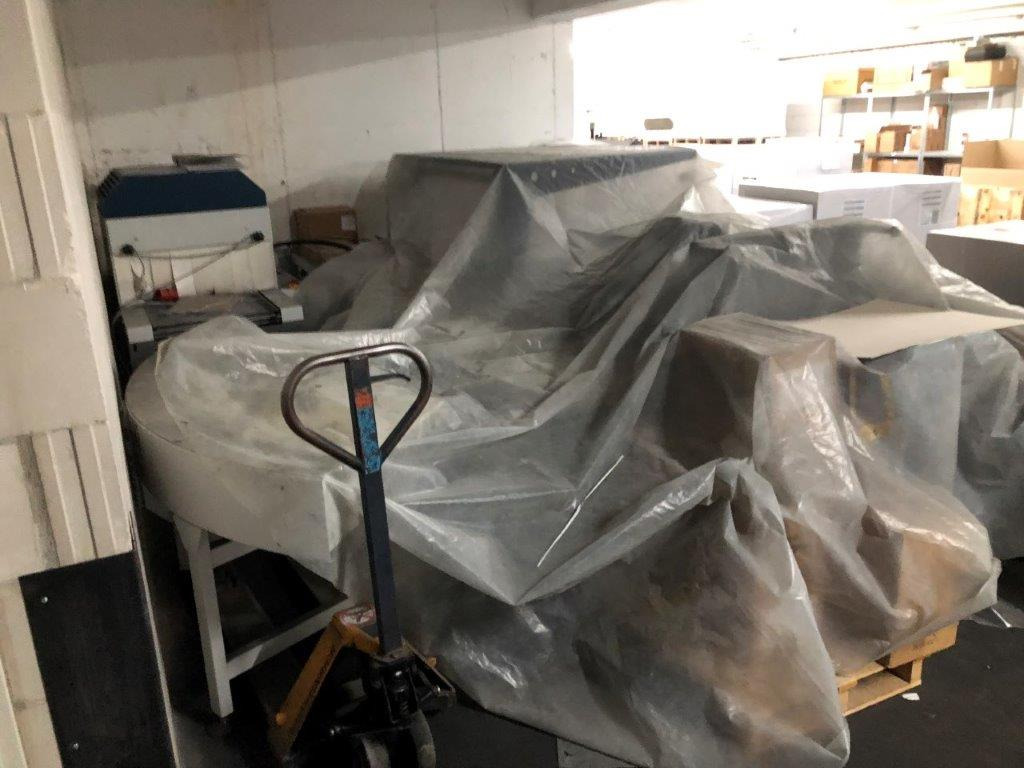 Verpackungsmaschine as new film packaging with forming shoulder machine Beck Multiplex Pico MP with shrink tunnel HV 601: das Bild 7