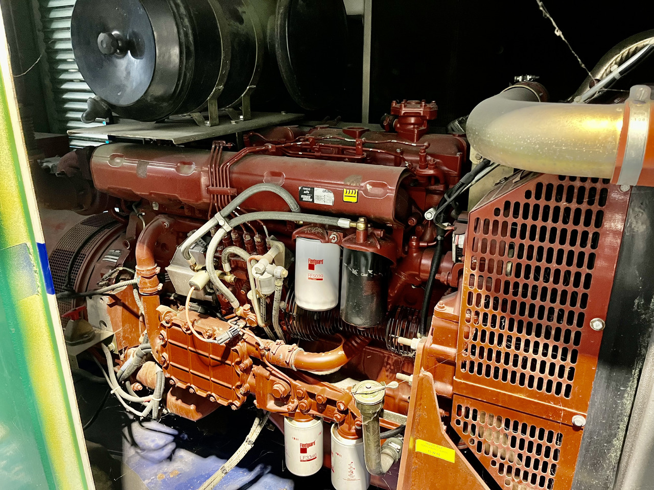 IVECO 250 kVa 8210 diesel - Stromgenerator: das Bild 4 IVECO 250 kVa 8210 diesel - Stromgenerator: das Bild 4