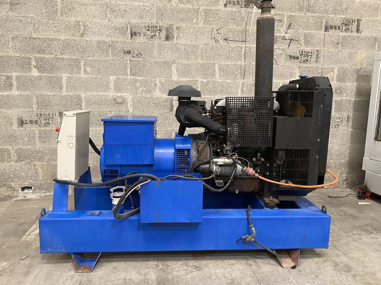 Stromgenerator Perkins 50 kVa: das Bild 1
