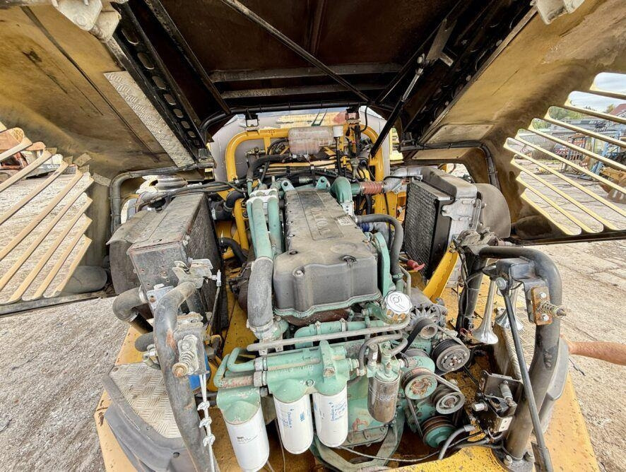 Knickgelenkter Dumper Volvo A35D: das Bild 14