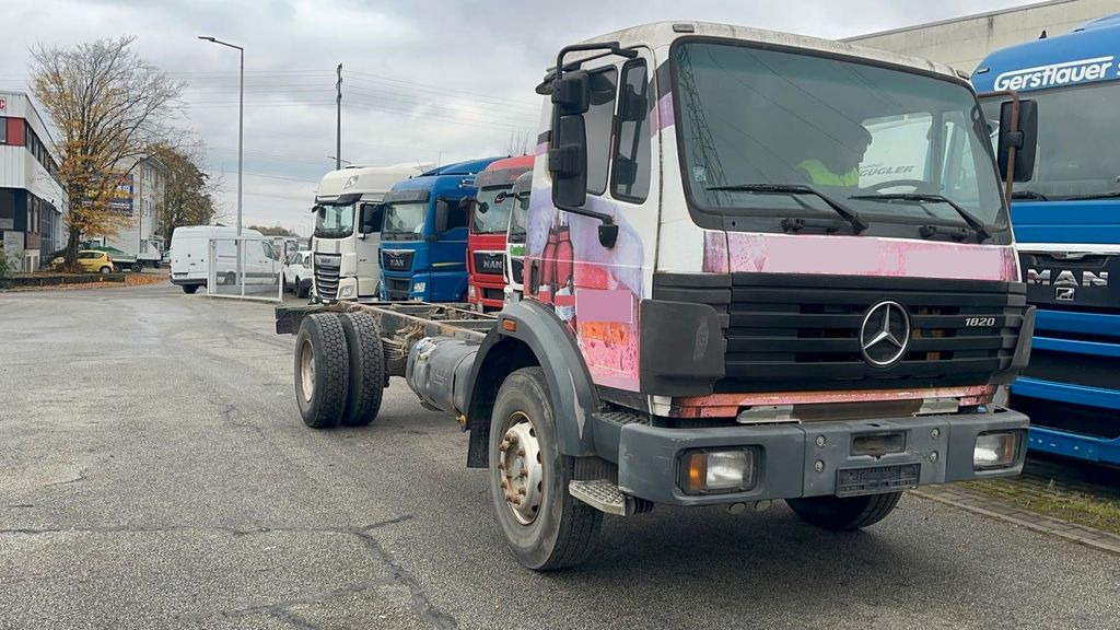 Mercedes-Benz 1820 AP Achse/Blatt/5x vorhanden - Fahrgestell LKW: das Bild 2 Mercedes-Benz 1820 AP Achse/Blatt/5x vorhanden - Fahrgestell LKW: das Bild 2