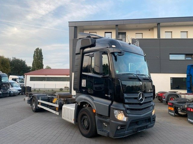 Mercedes-Benz Actros 1842 BDF LBW 1845 2x Mercedes-Benz Actros 1842 BDF LBW 1845 2x - Containerwagen/ Wechselfahrgestell LKW: das Bild 4 Mercedes-Benz Actros 1842 BDF LBW 1845 2x Mercedes-Benz Actros 1842 BDF LBW 1845 2x - Containerwagen/ Wechselfahrgestell LKW: das Bild 4