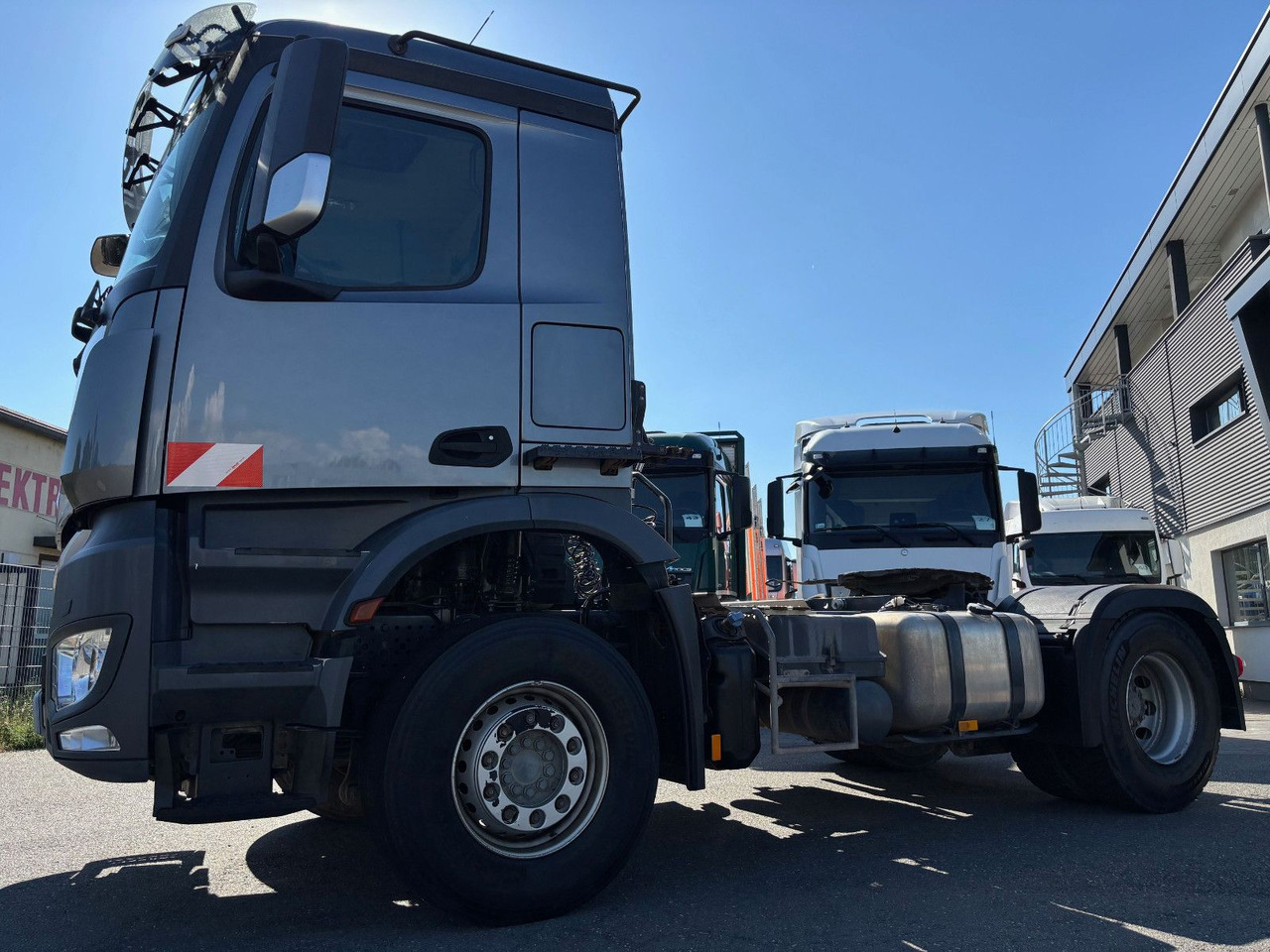 Mercedes-Benz Arocs 1842 Retarder/Kipphyd./Klima - Sattelzugmaschine: das Bild 5 Mercedes-Benz Arocs 1842 Retarder/Kipphyd./Klima - Sattelzugmaschine: das Bild 5