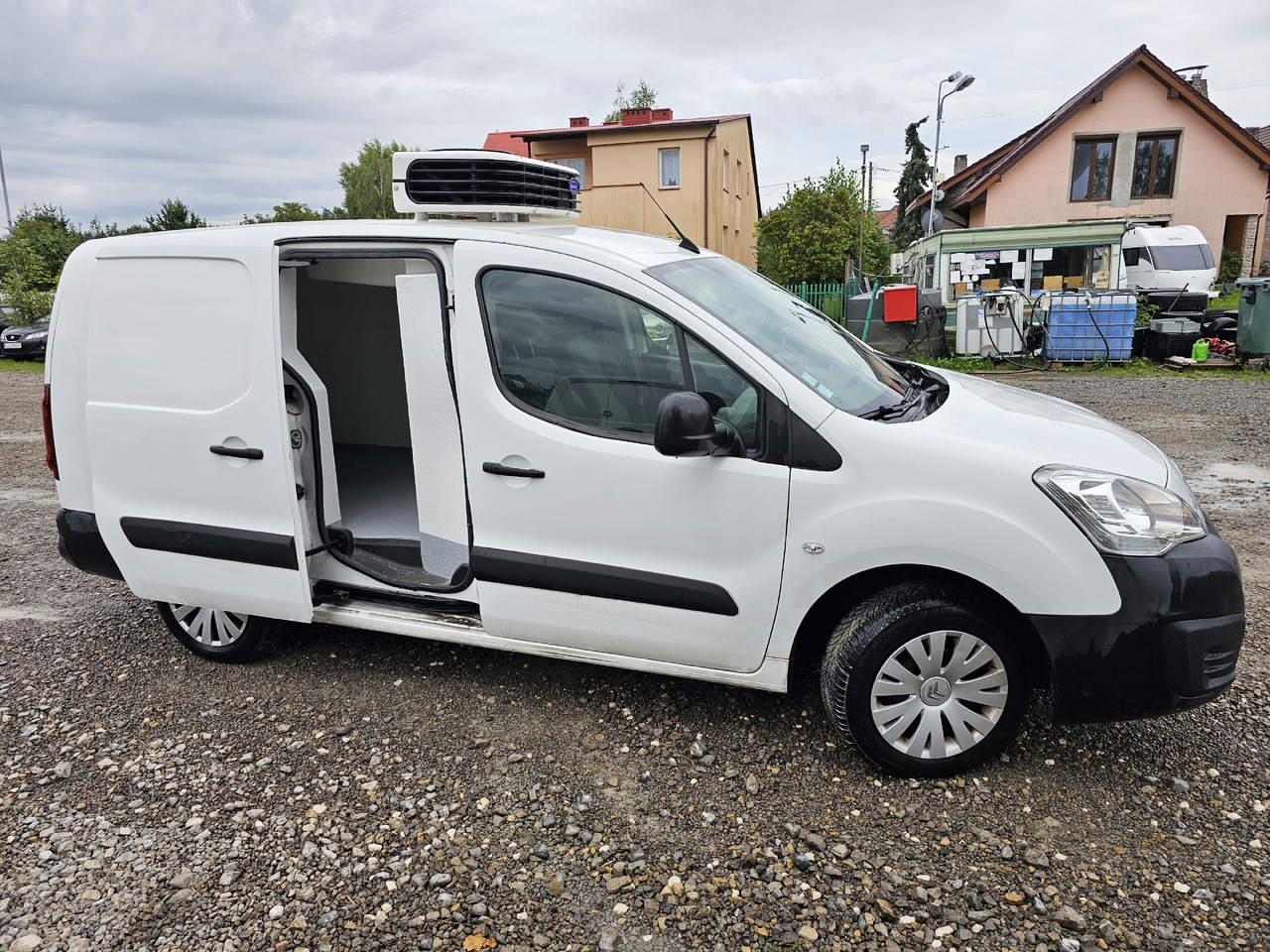 CITROËN Berlingo long chlodnia mroznia carrier Klima EURO6 - Kühltransporter: das Bild 2 CITROËN Berlingo long chlodnia mroznia carrier Klima EURO6 - Kühltransporter: das Bild 2