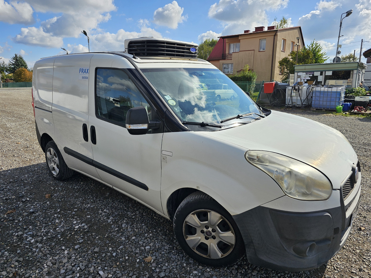 Fiat Doblo chlodnia mroznia carrier +230v - 18 C euro5 - Kühltransporter: das Bild 3 Fiat Doblo chlodnia mroznia carrier +230v - 18 C euro5 - Kühltransporter: das Bild 3