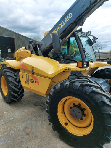Teleskoplader 2000 New Holland LM420: das Bild 8