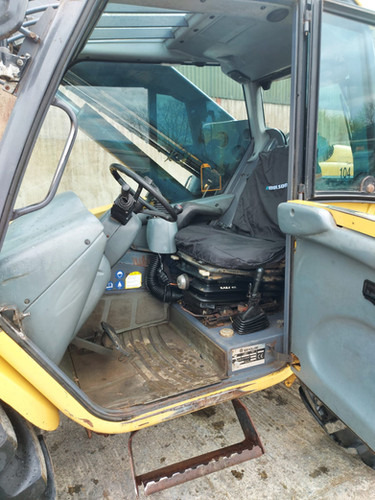 Teleskoplader 2000 New Holland LM420: das Bild 11