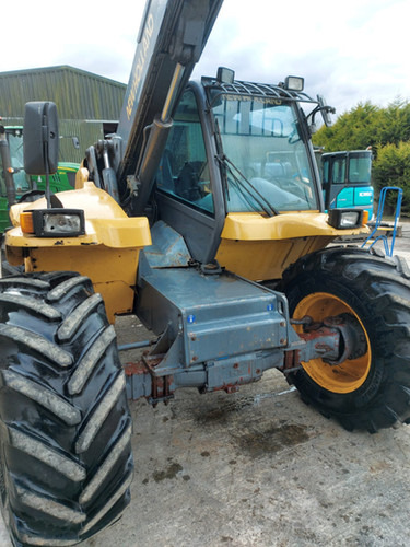 Teleskoplader 2000 New Holland LM420: das Bild 9