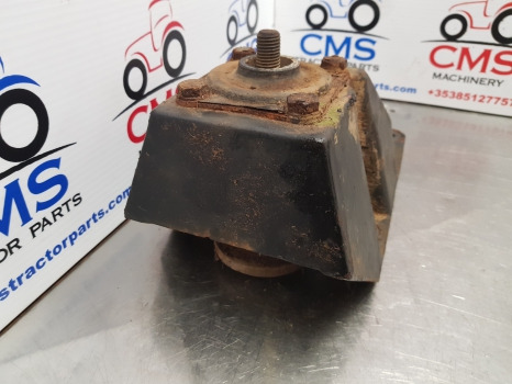 Case 5140, 5120, 5130, 5150, 5220, 5250, Cab Support Mounts 1531800c1 - Fahrerhausaufhängung: das Bild 4 Case 5140, 5120, 5130, 5150, 5220, 5250, Cab Support Mounts 1531800c1 - Fahrerhausaufhängung: das Bild 4