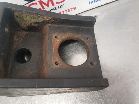 Case Maxxum 5120, 5140, 5130, 5240 Cab Front Support 1530867c1, 120205a2 - Fahrerhausaufhängung: das Bild 5 Case Maxxum 5120, 5140, 5130, 5240 Cab Front Support 1530867c1, 120205a2 - Fahrerhausaufhängung: das Bild 5