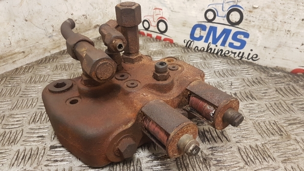 Case Maxxum Mx, Magnum 7000 Series Mx110 Hydraulic Hitch Valve Body 199107a1 - Hydraulik ventil für Traktor: das Bild 5 Case Maxxum Mx, Magnum 7000 Series Mx110 Hydraulic Hitch Valve Body 199107a1 - Hydraulik ventil für Traktor: das Bild 5