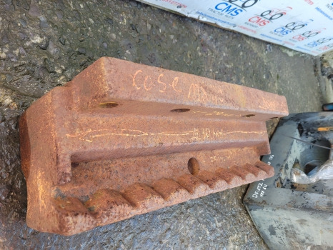 Case Mx, Mxc Series Mx110, Mx150, Mx80c Maxxum Front Weight Carrier 192635a1 - Gegengewicht: das Bild 3 Case Mx, Mxc Series Mx110, Mx150, Mx80c Maxxum Front Weight Carrier 192635a1 - Gegengewicht: das Bild 3