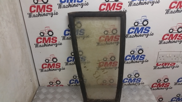 David Brown Case Front Panel Glass Right With Seal K262897 K303690 - Fenster und Teile für Traktor: das Bild 1 David Brown Case Front Panel Glass Right With Seal K262897 K303690 - Fenster und Teile für Traktor: das Bild 1
