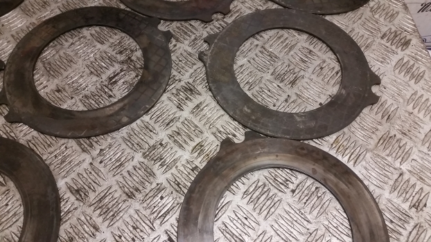 Deutz Agrotron 6.15 Rear Axle Brake Disc Plate Set 04417528 - Bremsscheibe für Traktor: das Bild 5 Deutz Agrotron 6.15 Rear Axle Brake Disc Plate Set 04417528 - Bremsscheibe für Traktor: das Bild 5