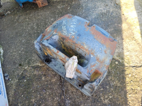Deutz Agrotron Series 135 Front Weight Carrier 1000 Kg 04425559, 0.012.9556.3, - Gegengewicht: das Bild 3 Deutz Agrotron Series 135 Front Weight Carrier 1000 Kg 04425559, 0.012.9556.3, - Gegengewicht: das Bild 3