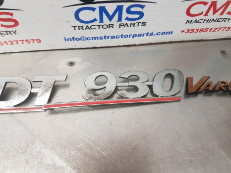Fendt Vario 928 Side Panel Badge Lettering H9315020219601, H931502021651 - Karosserie und Außen: das Bild 3 Fendt Vario 928 Side Panel Badge Lettering H9315020219601, H931502021651 - Karosserie und Außen: das Bild 3