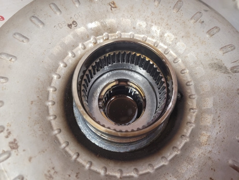 Fermec 660 Transmission Torque Converter 103100, 103 100, 103-100, 103/100 - Transmission für Landmaschine: das Bild 3 Fermec 660 Transmission Torque Converter 103100, 103 100, 103-100, 103/100 - Transmission für Landmaschine: das Bild 3