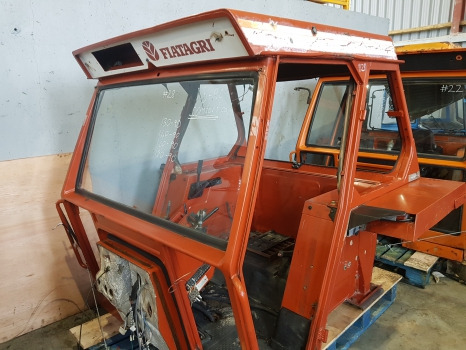 Fiat 115-90, 130-90, 140-90, 160-90, 180-90 Cs22 Comfort Cab N28 - Fahrerhaus: das Bild 2 Fiat 115-90, 130-90, 140-90, 160-90, 180-90 Cs22 Comfort Cab N28 - Fahrerhaus: das Bild 2