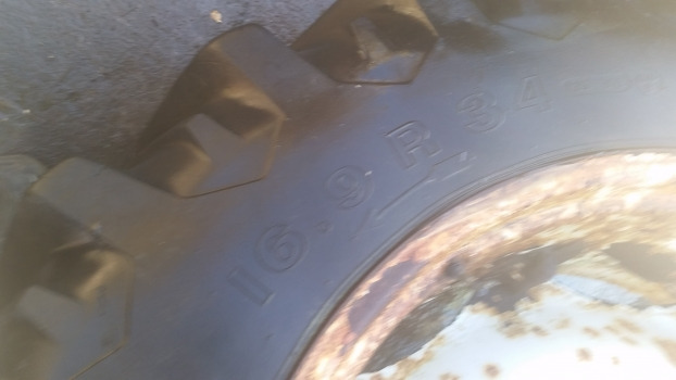 Fiat 90-90, 90 Series Rear Wheel And Tyre 16.9 R34 - Komplettrad für Landmaschine: das Bild 4 Fiat 90-90, 90 Series Rear Wheel And Tyre 16.9 R34 - Komplettrad für Landmaschine: das Bild 4