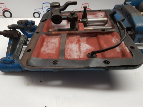 Ford 10 Series 6610, 7710, 7810, 7910, Transmission Gear Shift Cover E4nn7488aa - Getriebe: das Bild 5 Ford 10 Series 6610, 7710, 7810, 7910, Transmission Gear Shift Cover E4nn7488aa - Getriebe: das Bild 5